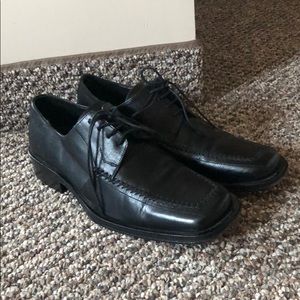 Dress shoes
